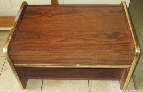 MCM COFFEE TABLE WITH SHELF & GOLD TRIM  (1 of 7)