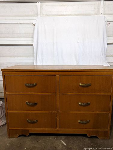 Solid Wood Chest of Drawers (1 of 10)