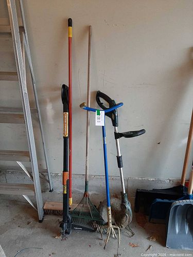 Collection of gardening tools (1 of 8)