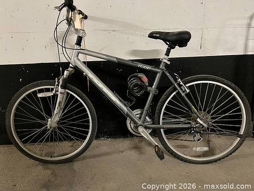 KHS TC150 26 inch Hybrid/Comfort Bicycle (1 of 5)