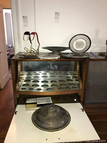 Lot #0573 (1 of 21)