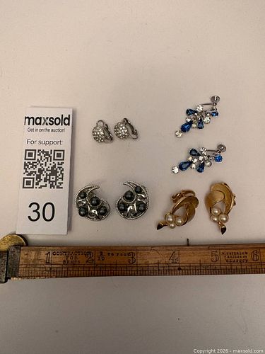 Lot #30 (1 of 13)