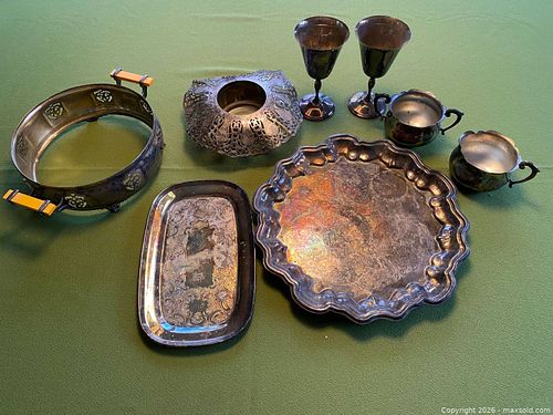 Lot of metalwear (1 of 10)