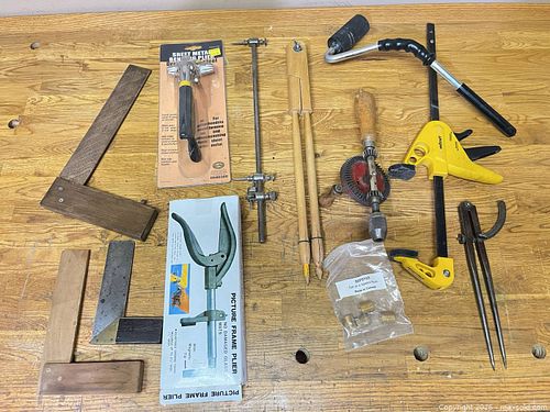 Tool lot - clamps, speed nuts, roller, squares, hand drill etc (1 of 8)
