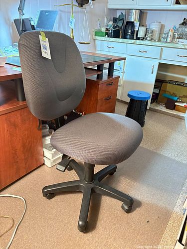 Desk Chair C (1 of 6)