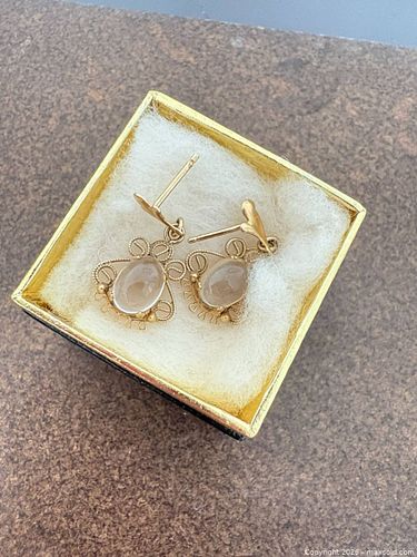 Gold Earrings A (1 of 7)