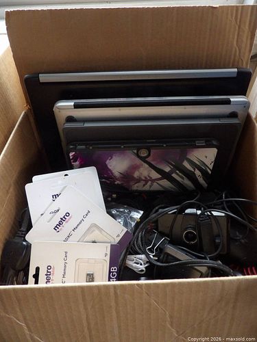 electronics lot (1 of 12)