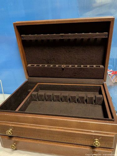 Wood cutlery box (1 of 4)