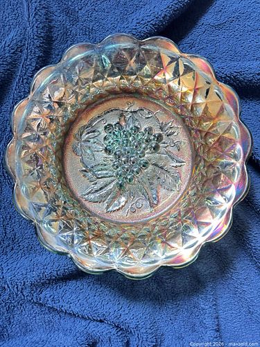 Imperial Heavy Grape Helios Green Carnival Glass Master Berry Bowl (1 of 6)