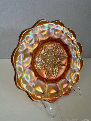 Imperial Heavy Grape Marigold Carnival Glass Small Plate (1 of 5)