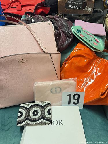 Lot #19 (1 of 20)