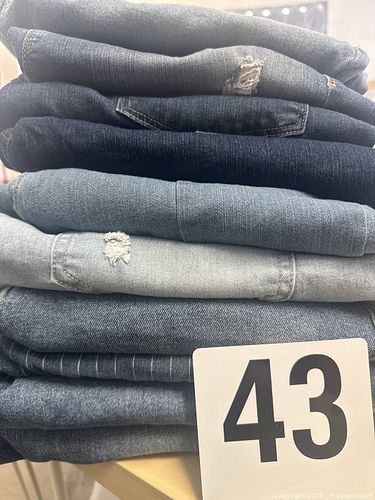 Lot #43 (1 of 7)