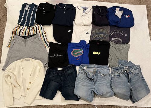 Mixed Brand Clothing Bundle, 15–20 Pieces (S/M, Various) (1 of 11)
