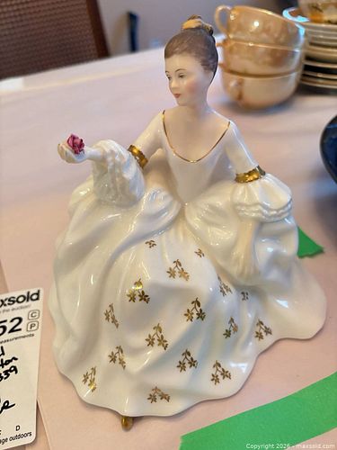 Royal Doulton "My Love" HN 2339 Bone China Figurine A (1 of 10)