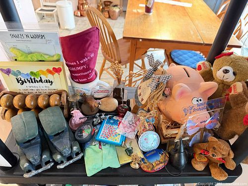 Vintage-Style Metal Cars, Plush Bears & Trinkets B (1 of 10)