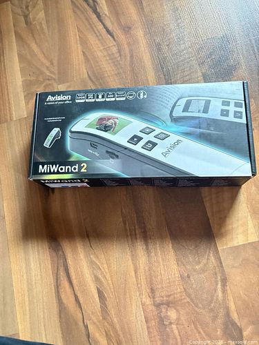 Avision MiWand 2 Handheld Portable Document Scanner - Red (1 of 5)