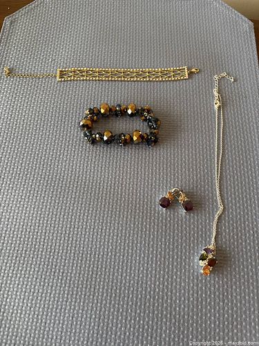 Costume Jewelry 2 (1 of 4)