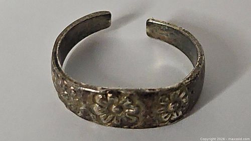 Small Sterling Silver Toe Ring (1 of 3)