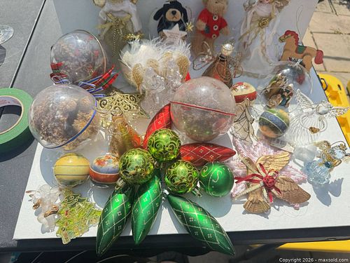 Collection of vintage and contemporary Christmas ornament (1 of 7)