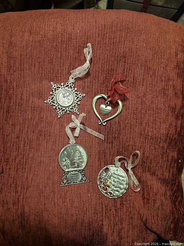 Grandma Ornaments Lot (1 of 5)