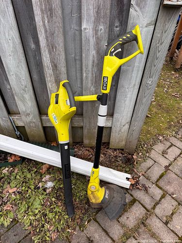 Ryobi Cordless Lawn Trimmer and Blower  (1 of 13)