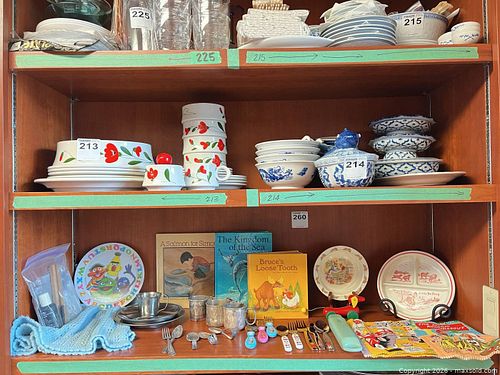 Mixed Lot: Children's Books & Kitchenware (6-15 Items) (1 of 32)