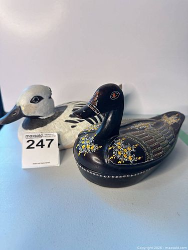 Wooden Hand-Painted Decorative Duck Decoy Set (1 of 20)