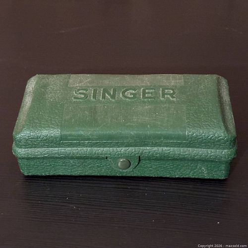 Singer Buttonholer Attachment with Case, Manuals & Cams (1 of 3)