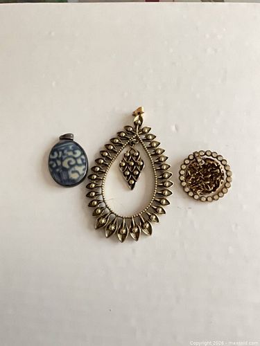 Lot #18 (1 of 4)
