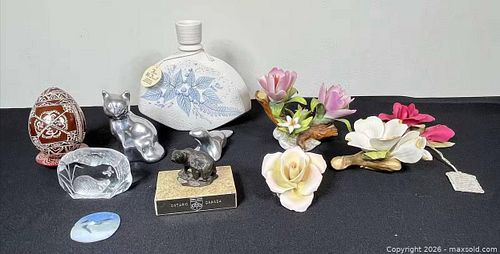 Assorted Décor Lot (1 of 20)