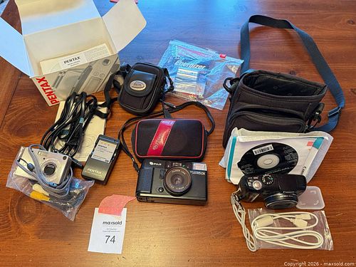 Lot of 3 Digital Cameras - Pentax, Fujifilm, Canon (1 of 11)