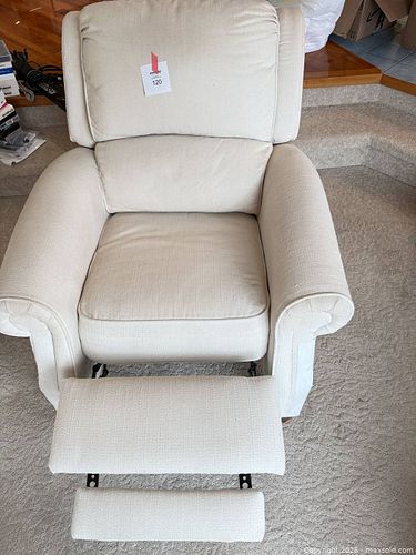 Traditional Beige Fabric Recliner with Wood Frame (1 of 11)