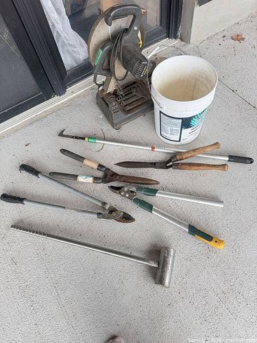 Mixed Hand and Corded Garden Tools Assortment (1 of 3)