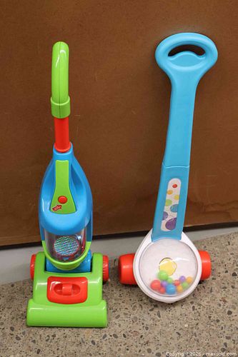 2 Childs Push Toys.  (1 of 7)