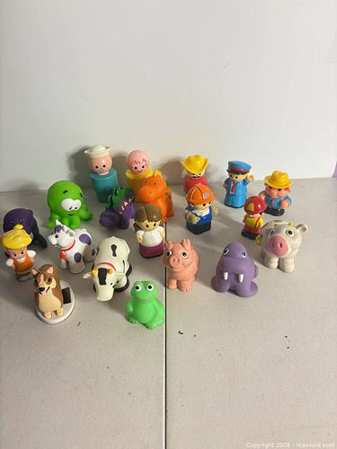 Lot #114 (1 of 8)
