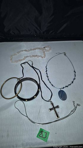 7-Piece Costume Jewelry Lot — Necklaces & Bracelets (1 of 3)