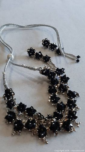Vintage Black Jewellery (1 of 4)