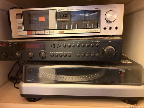 Audio systems and turntable  (1 of 9)