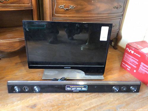 Samsung Tv Monitor And Soundbar  (1 of 13)