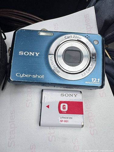 Sony cyber shot camera  (1 of 10)