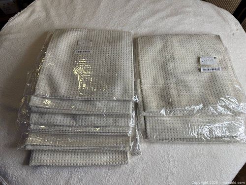Flat Seat Covers (1 of 7)