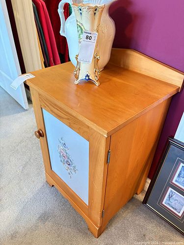 Accent Table C (1 of 10)