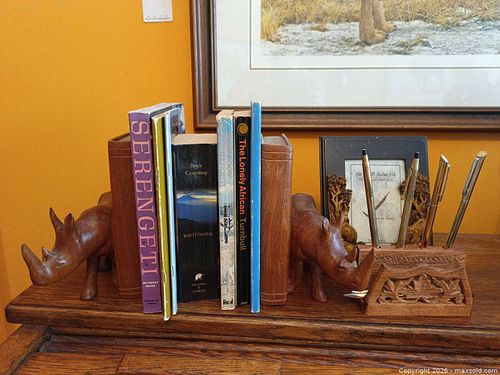 Books, Bookends, Frame, Stationary and Pen Holder A (1 of 12)