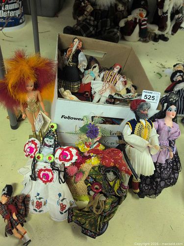 Dolls From Around the World B (1 of 14)