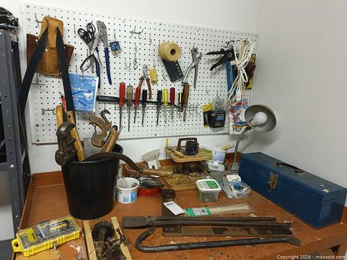 Tools, Lamp, Toolbox C (1 of 19)