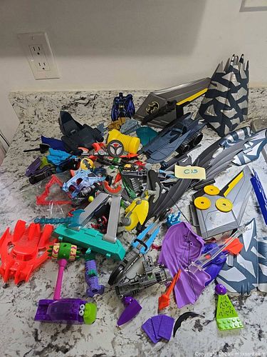 LOT "C13"- HIGHLY COLLECTIBLE Action Figure/Playset/Vehicles Accessories (1 of 3)
