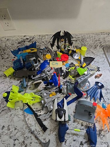 LOT "C14"- HIGHLY COLLECTIBLE Action Figure/Playset Accessories (1 of 4)