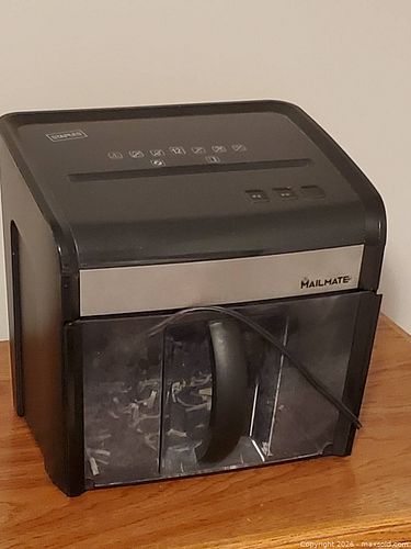 Paper Shredder (1 of 3)