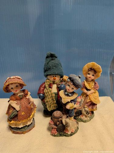 Misc decor pieces (1 of 3)