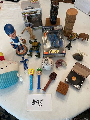 Mixed Lot of Collectibles  (1 of 8)